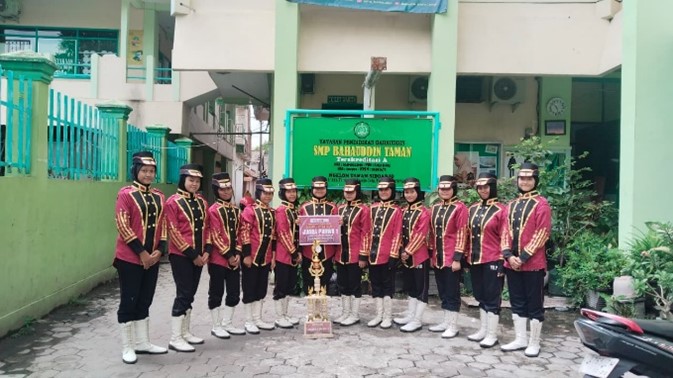 Aksi Memukau di Lapangan: Tim Paskib Kompasbata Raih Juara Purwa 1 di SMKN 3 Surabaya