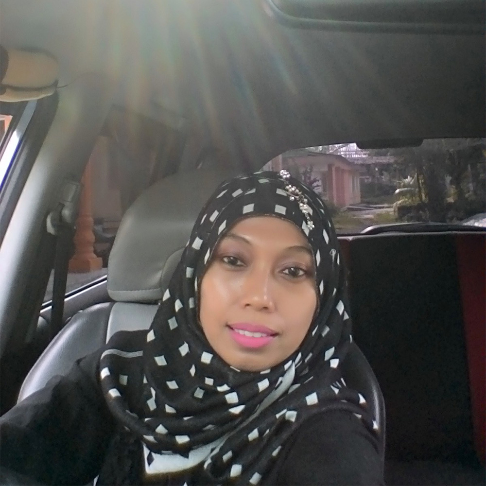 Komariyah, S.H.I
